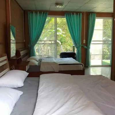 Hill Tribe Art House (Lahu & Akha Homestay) Hotels near Khun Korn Waterfall
