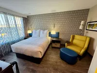 GLō Best Western Bronx NYC Hotel in zona Cee & Cee Department Store