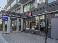 Comfort Suites Downtown Hotels near Windsor Train Station