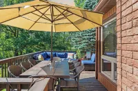 Waterside Haven by AvantStay Lakefront Hot Tub Game Room Fire Pit