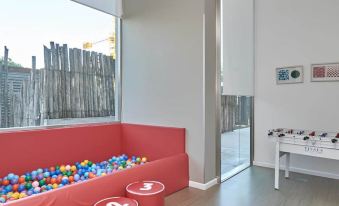 Torre Montagna I Stylish 1BR With Balcony in Nu ez