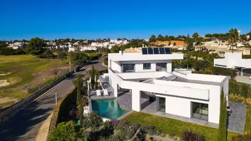 Casa Blanca Magnificent 4 Bedroom Villa With MOD