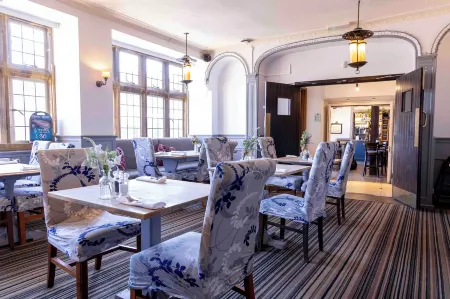 Cromwell Lodge Hotel by Greene King Inns Отели в г. Шоттесуэлл