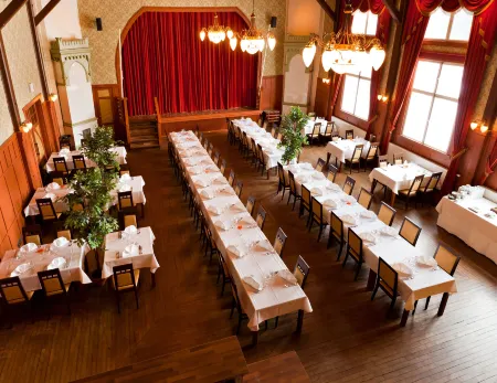 Hotelli-Ravintola Alma Отели рядом с достопримечательностью «Aalto Center of Seinajoki»