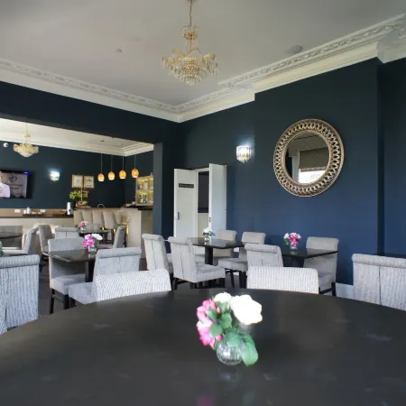 Applewood Hotel