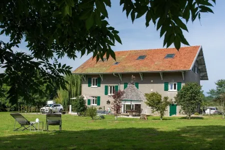 Amodo Lodge - Maison d'hôtes Отели в г. Люгрен