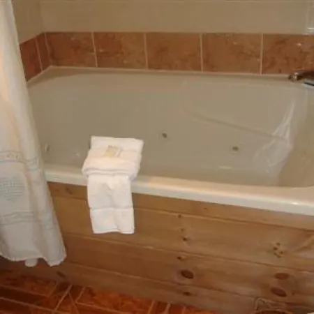 Sturbridge Country Inn