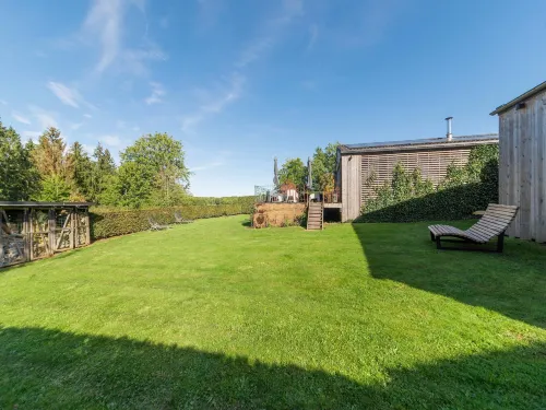 Lush Chalet Near Lake of Bütgenbach - Homestays