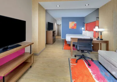 La Quinta Inn & Suites by Wyndham Lakeway Hotels in Bee Cave