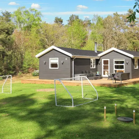 Attractive Holiday Home with Whirlpool near Hadsund