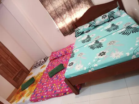 Room-Aremen Transient, the No Hassle and