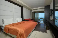Hollywood Inn Boutique Hotel - Balcony