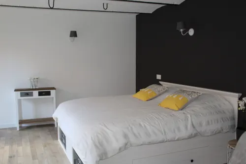 Aux p'Tits Bonheurs la Grange Hotels in Douvrin