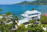 VallonEnd Beachfront Villa with Excellent View - Parkplatz