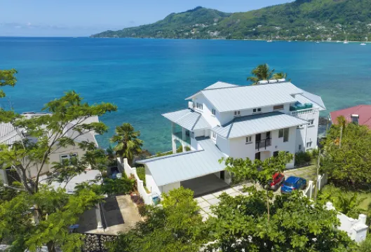 ヴァロンエンド ビーチ フロント ヴィラ