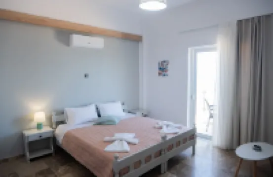 Queen Mary Beachfront Studios