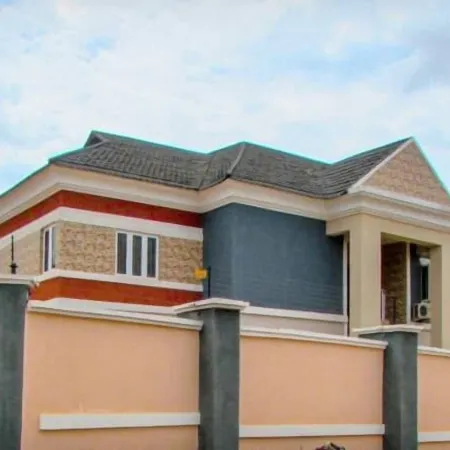 Upgates Enterprise -Homes & Suites Hotele w: Ife