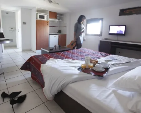 อะโดนิส คาร์กาซอน แรซิเดนซ์ ลา บาร์บาคาน โรงแรมในจังหวัดโอด