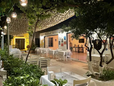 Esmana Otel Отели в г. Bitez