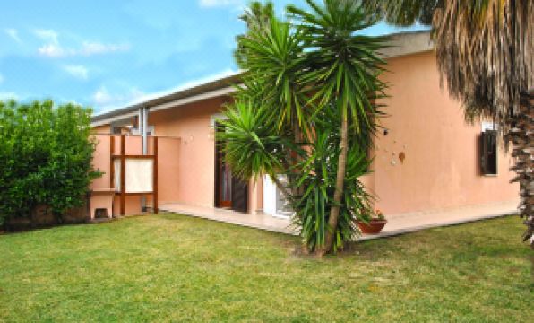 Villa Barbie Between Terracina and Sperlonga, 400 mt from Beach