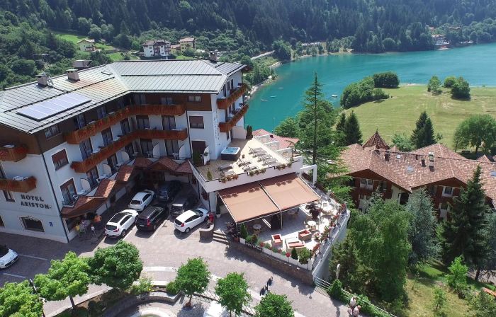 Ariston Lake View Hotel