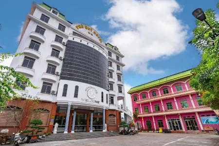 Phu Quy Hotel Near Dong Kinh Market Отели в г. Cao Loc District