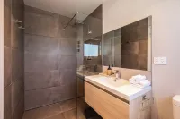 Amaroo 2 - Freycinet Holiday Houses Hotels in Coles Bay