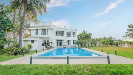 Truliv Villa Ivory Отели в г. Вада Неммели