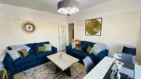 Family 4-Bed Apartment in Dawlish with Sea View Hotels in Bishopsteignton