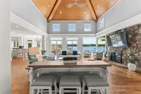 아반트스테이의 파라다이스 포인트 레이크프론트 + 전망 + 놀이터