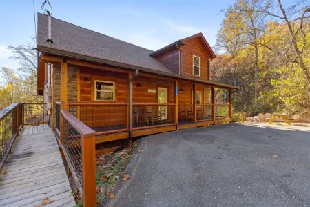 Whispering Pines Retreat by Ghosal Luxury Lodging