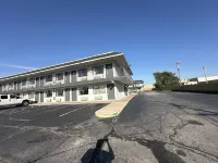 Super 7 Inn
