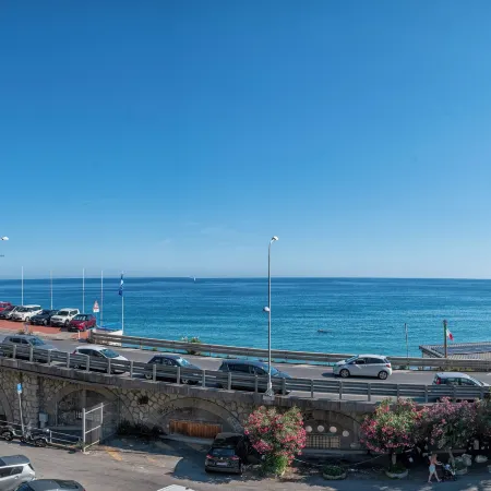 Villa Cadiz Apartments Varazze