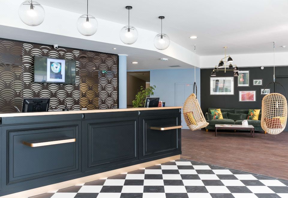 Hotel Birdy By HappyCulture Over view