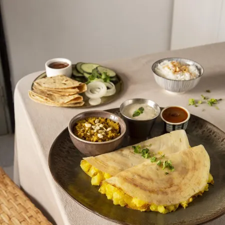 Qotel Comfort Chattarpur - Near Chattarpur Metro Отели рядом с достопримечательностью «Храм Чаттарпур»
