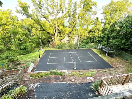 Seneca Lake Spacious 5-Bedroom Chalet. A Few Fall Weekends Still Available!