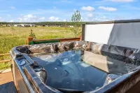 Winter Retreat - Snow Bowl - Dog Friendly, Hot Tub, Game Room, Fire Pit