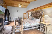 Log Cabin 6BR, Hot Tub, Game Room, Fire Pits, Playground, Outdoor Kitchen
