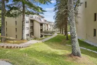 Cozy Living Room with Gas Fireplace and Balcony - Spacious Ski Retreat