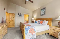 Spacious Condo with Private Balcony and Cozy Fireplace - Elegant Retreat