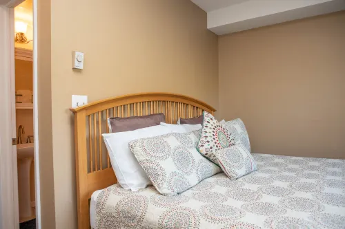 Charming Condo with Scenic Deck and Fireplace - Cozy Mountain Retreat