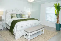 Luxury Villa with Golf and Beach Club Access - Stunning Coastal Retreat