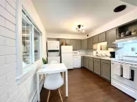 Stylish 2Br in Historic WaterHill / Walk to Downtown & the Big House