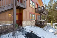 Charming Mountain Escape with Stunning Views - Cozy Cabin Retreat Hotels in East Keystone