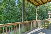 Comfortable South Asheville Townhome Hot Tub Hotels in Arden