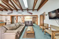 Cozy Retreat with Indoor Pool and Hot Tub - Charming Mountain Haven