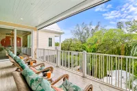 Stunning Canal Front with Private Pool and Rooftop Views - Luxurious Haven