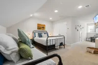 Luxurious Golf Retreat with Resort Amenities - Stylish Escape