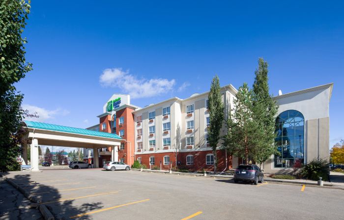 Holiday Inn Express & Suites EDSON by IHG