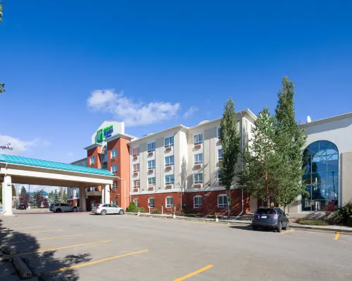 Holiday Inn Express & Suites EDSON by IHG Hotels in Edson